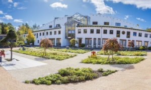 Rückansicht des Dr.-Max-Otto-Bruker-Hauses